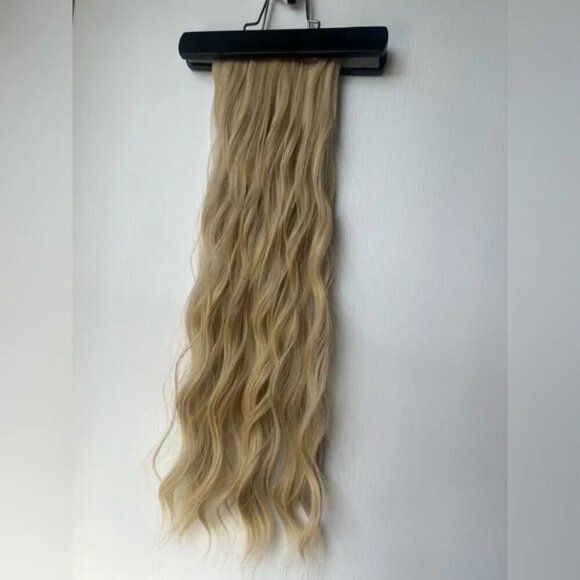 22 In Clip in light Blonde Water wave Hair Extensions - Picture 5 of 10